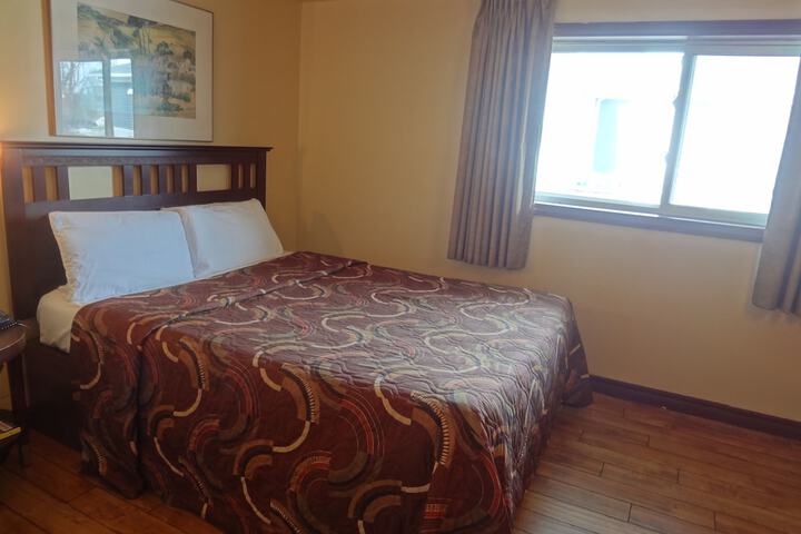 Room 37 of 46