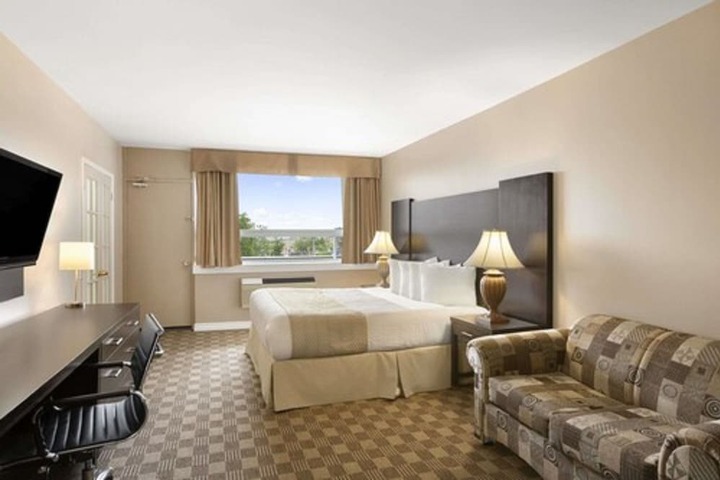 Room 12 of 20