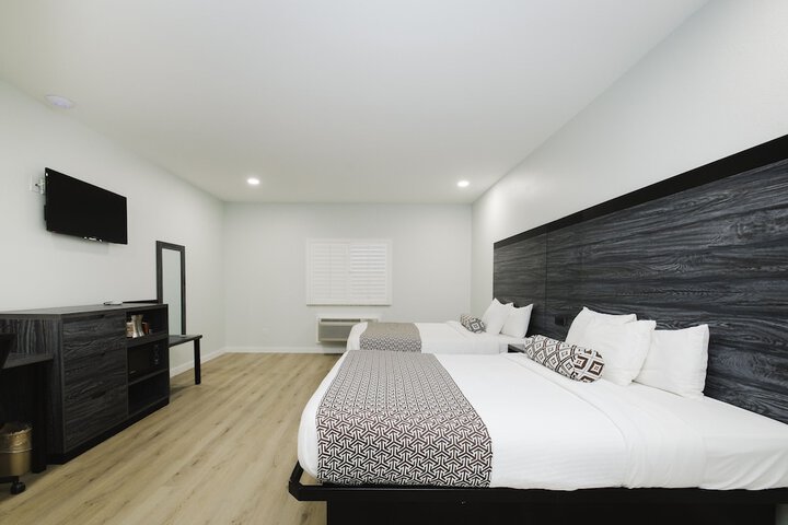 Sapphire Inn and Suites