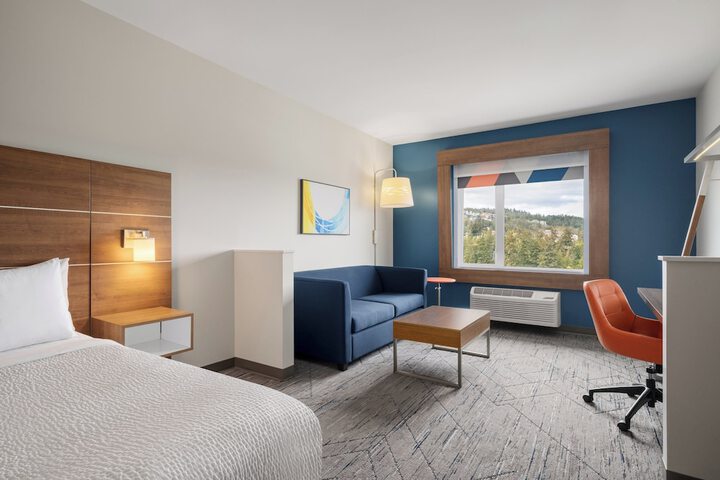 Holiday Inn Express & Suites Victoria - Colwood
