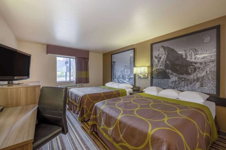 Room 15 of 27