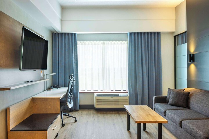 Room 15 of 60