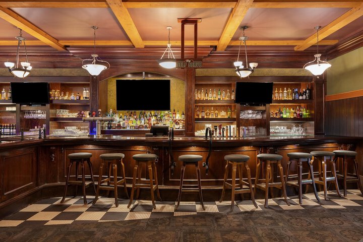 DoubleTree by Hilton North Vancouver