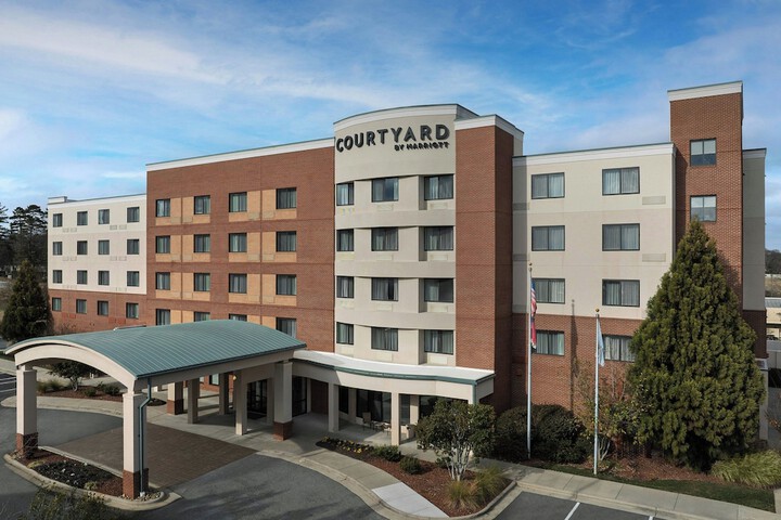 Courtyard by Marriott Greensboro Airport