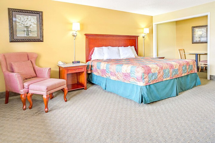 Room 32 of 35
