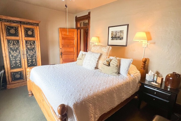 Room 20 of 77
