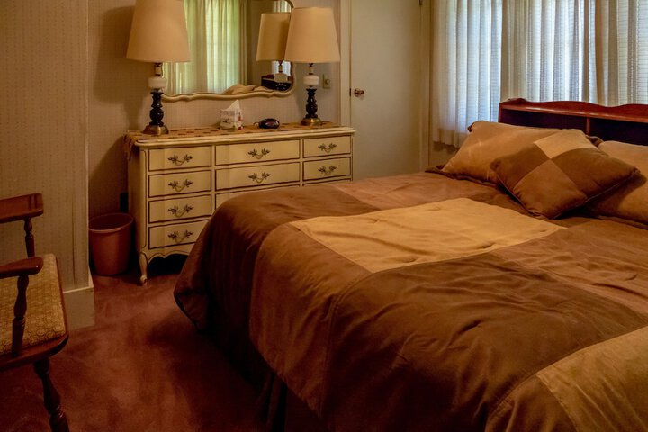 Room 35 of 79