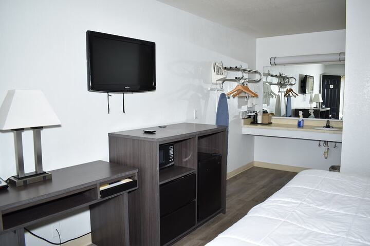Room 70 of 80