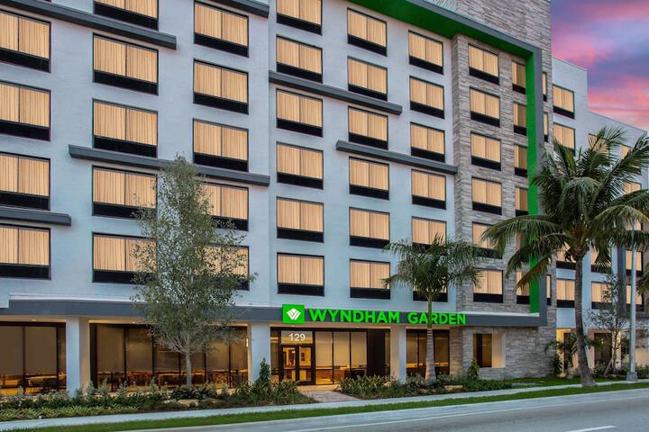 Hotel 4 of 64