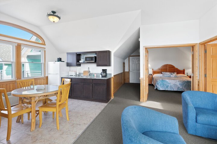 Ocracoke Harbor Inn