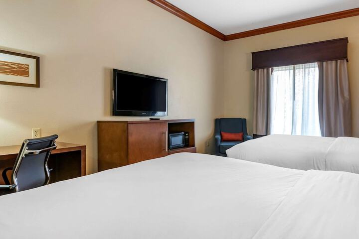 Comfort Inn & Suites Statesboro - University Area