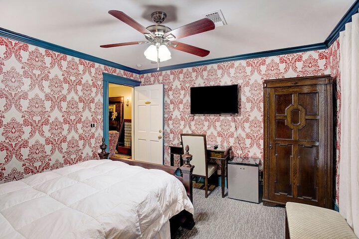 Room 25 of 82