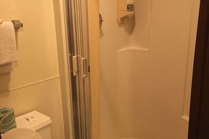 Room 37 of 61