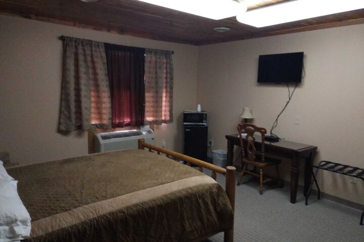 Room 7 of 10