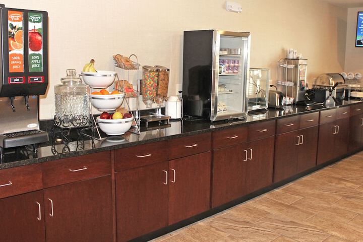 Cobblestone Inn & Suites - Lamoni
