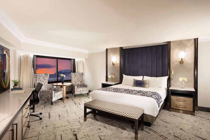 Room 28 of 60