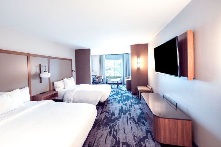 Room 13 of 18