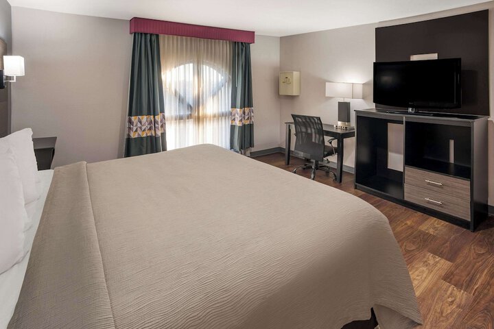 Room 18 of 43
