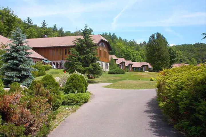 Hotel 4 of 51
