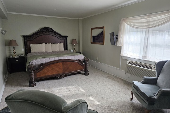 Room 173 of 208