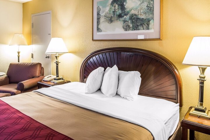Rodeway Inn & Suites Carrollton