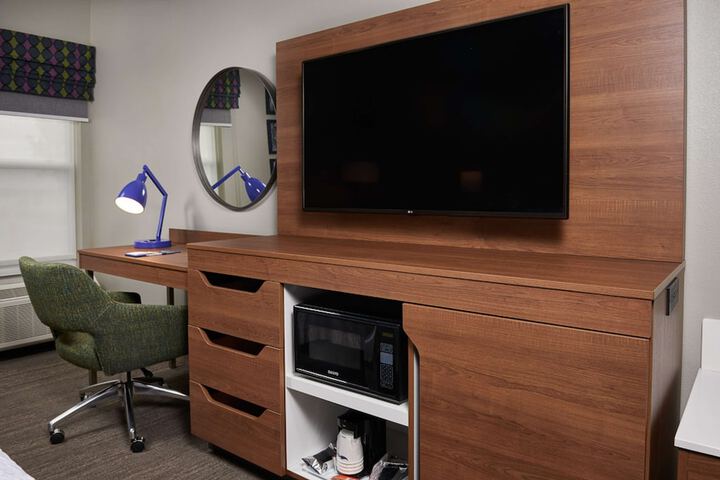 Room 18 of 28