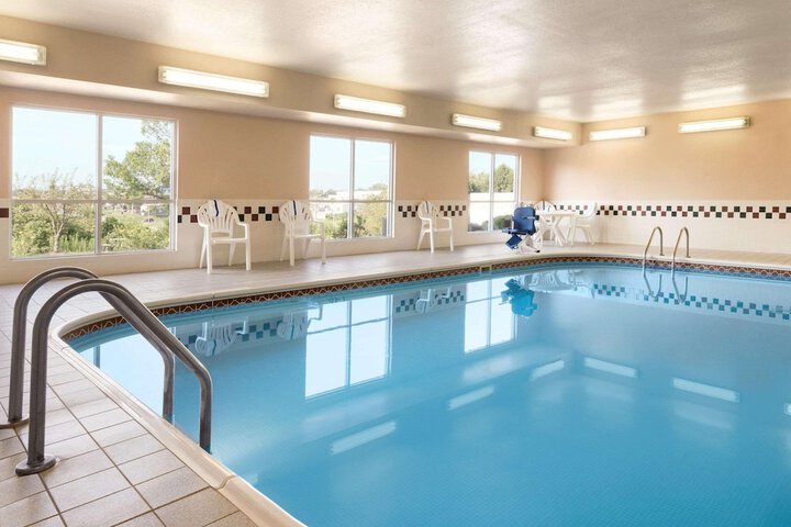 Pool 2 of 18