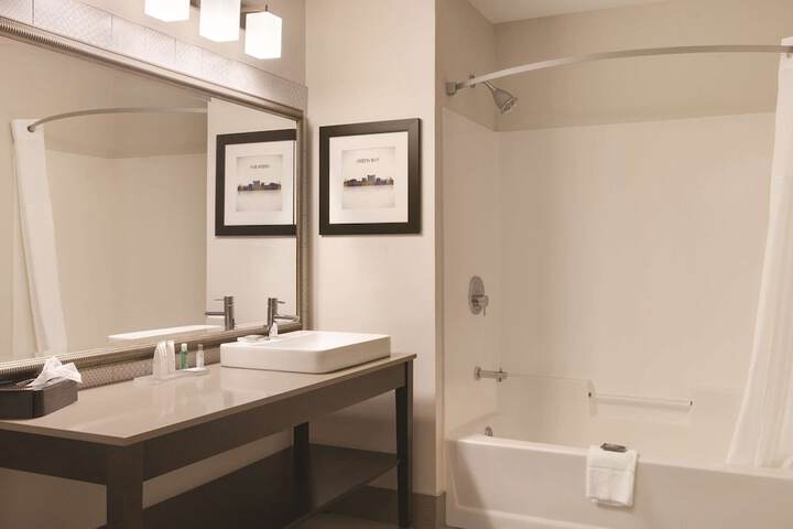 Country Inn & Suites by Radisson Green Bay North