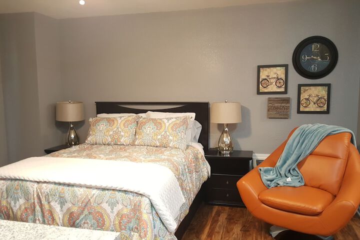 Room 12 of 19