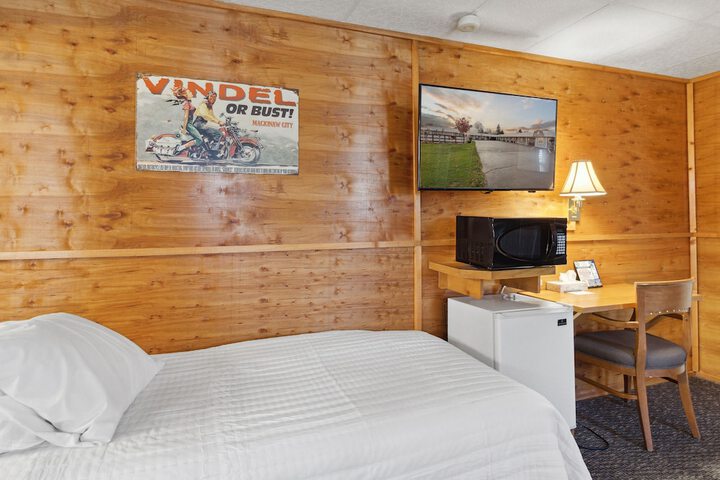 Room 11 of 25