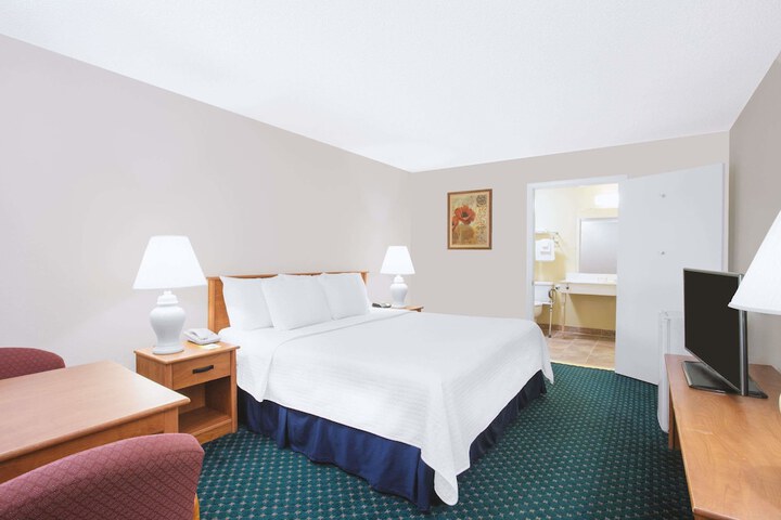 Room 4 of 14