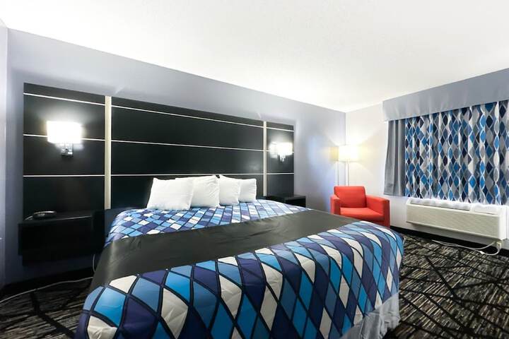 Room 27 of 35