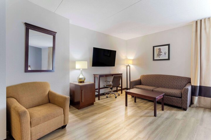 Room 8 of 32
