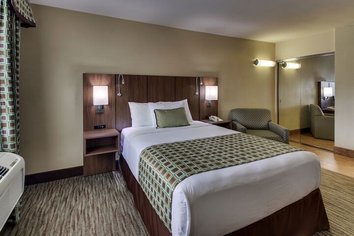 Room 26 of 38