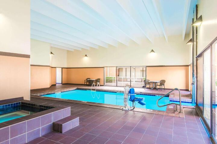 Days Inn by Wyndham Altus