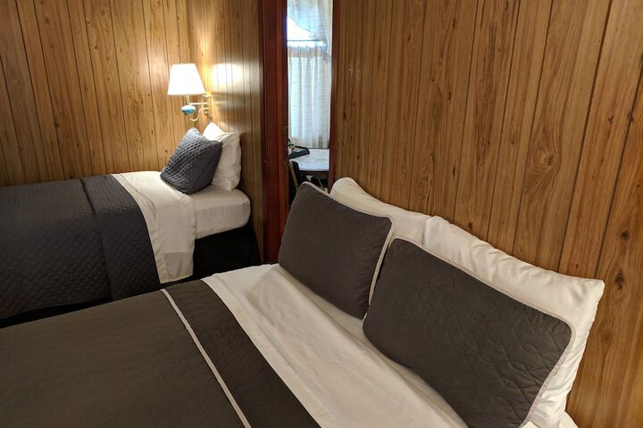 Room 10 of 31