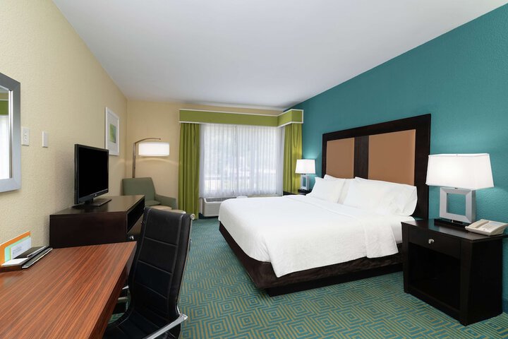Room 8 of 32