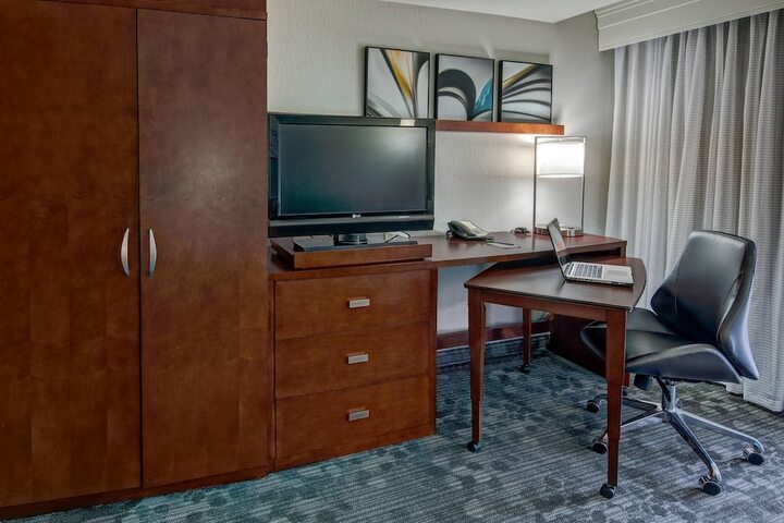 Room 17 of 35