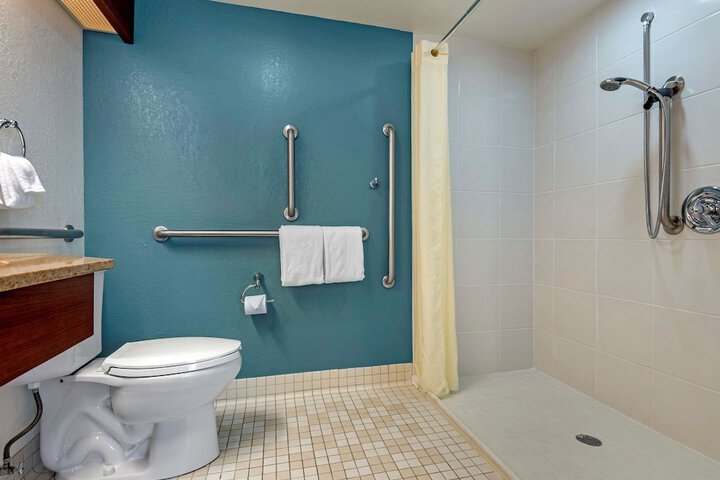 Room 16 of 30
