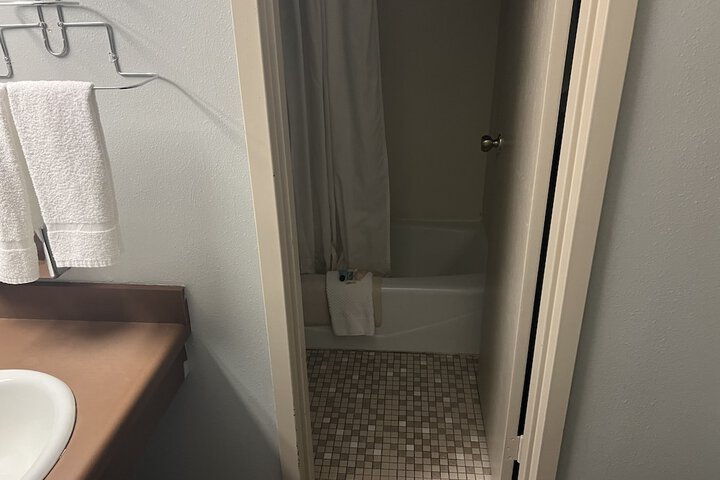 Room 10 of 26