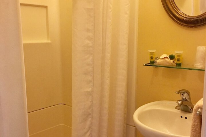 Room 125 of 187