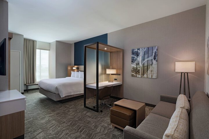 Room 14 of 28