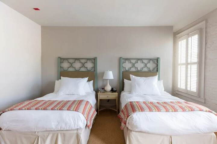 Room 14 of 29