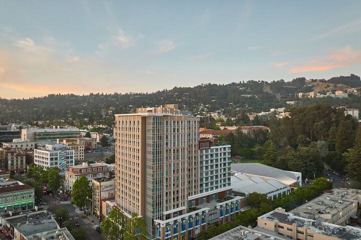 Hotel 10 of 74