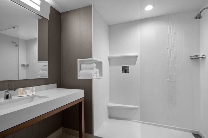Room 14 of 53