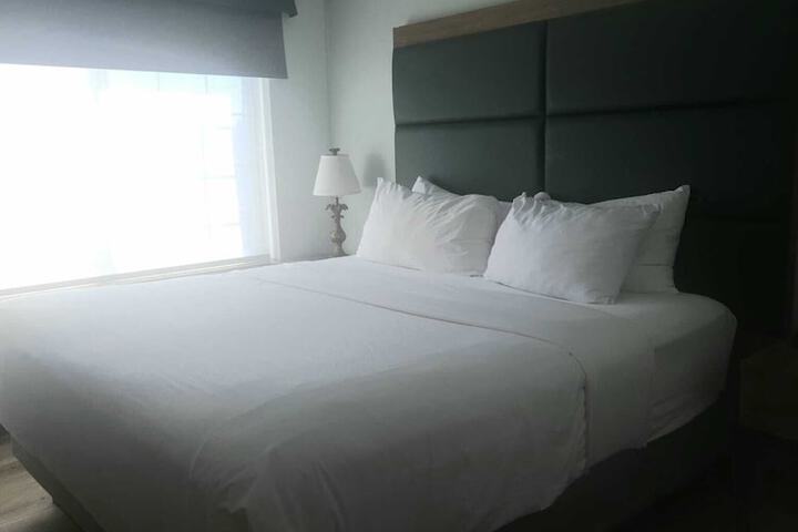 Wingate Suites by Wyndham Youngstown - Austintown