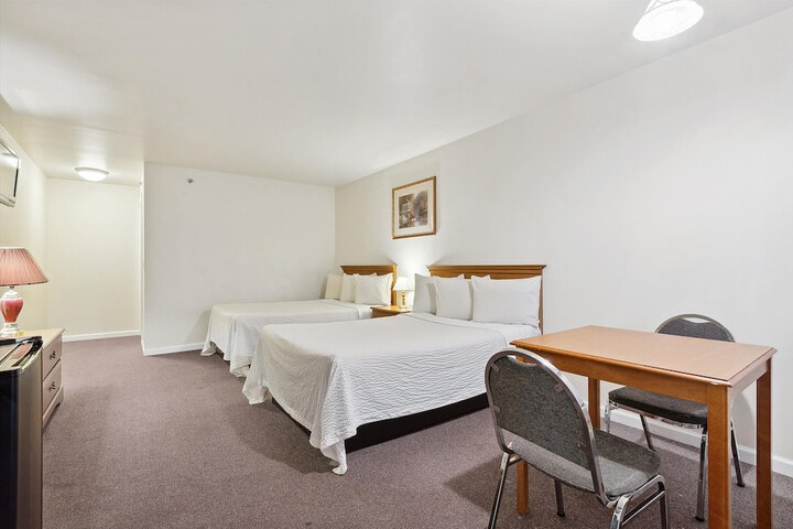 Room 8 of 15