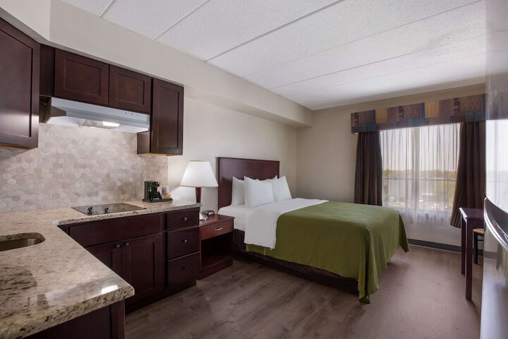 Room 18 of 36