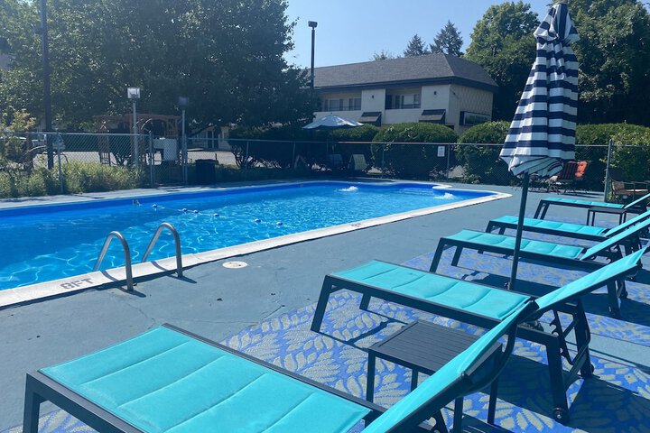 Pool 13 of 53