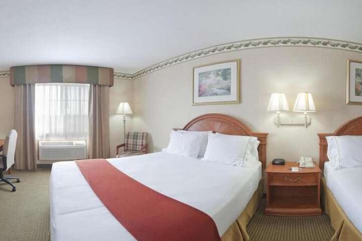 Room 12 of 34